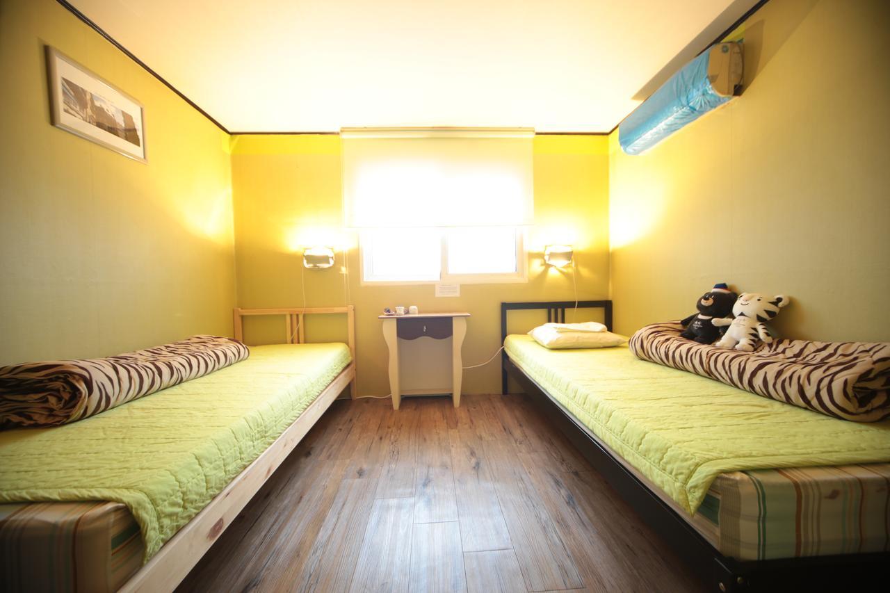 Comeinn Guesthouse Hongdae - Female Only Seúl Exterior foto